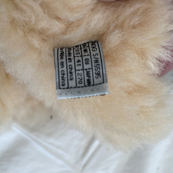 Ugg Wedge Boot - Picture 3 of 3